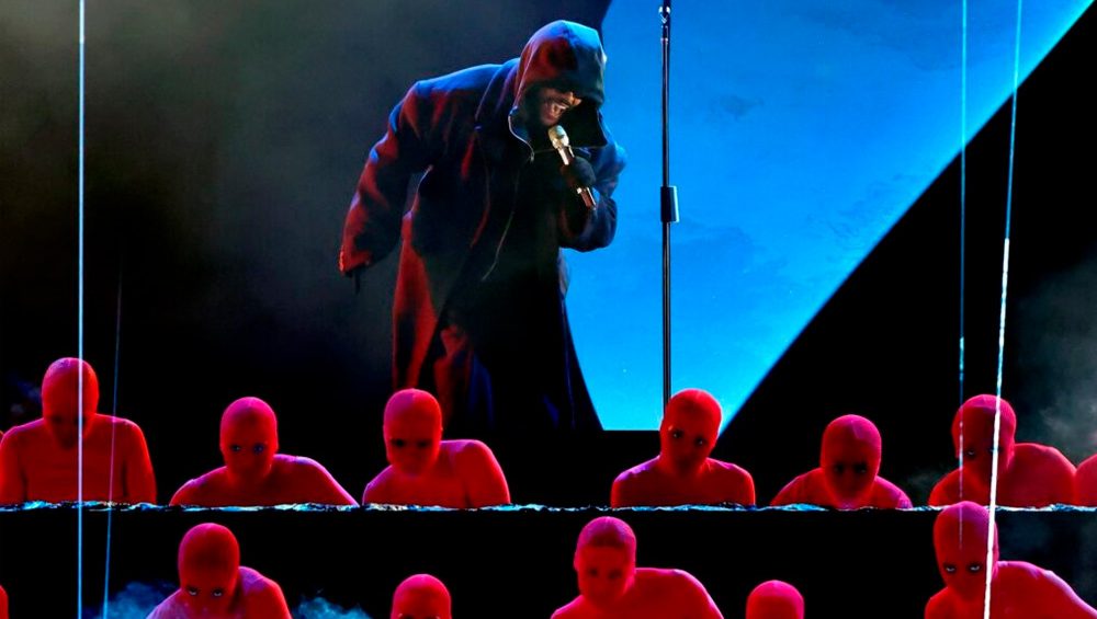 The Weeknd y Lady Gaga eligen a Sennheiser y Neumann para sus emotivas presentaciones en la 67ª edición de los premios GRAMMY®, mientras la industria musical se une para apoyar a Los Ángeles