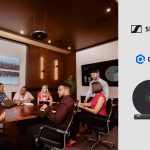 El micrófono TeamConnect Ceiling Medium de Sennheiser ahora está certificado para Zoom Rooms con Q-SYS