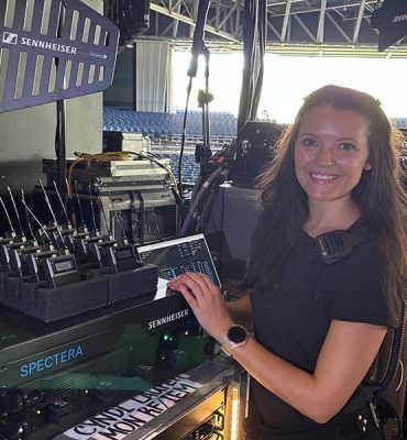 Cómo una estrella emergente de la RF está reescribiendo las reglas del audio en vivo en la gira de despedida de Cyndi Lauper