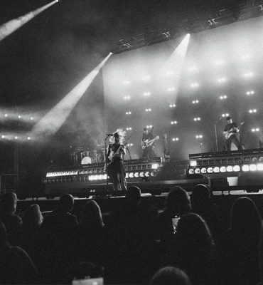 De clubes íntimos a la gloria de Wembley con Sam Ryder y Sennheiser Spectera