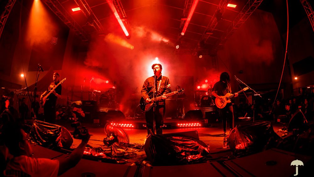 Hujan establece un nuevo estándar para giras con Sennheiser Spectera