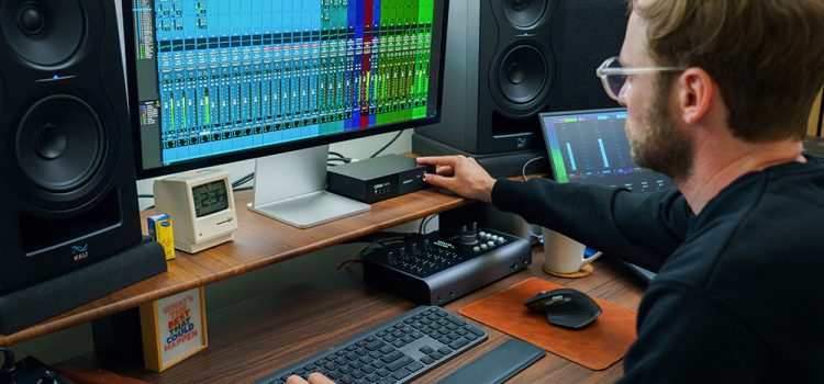 afial-audio-technica-oria-mini-rob-lynn Confianza en la traducción: por qué Rob Lynn incorporó el ORIA Mini a su estudio de Los Ángeles