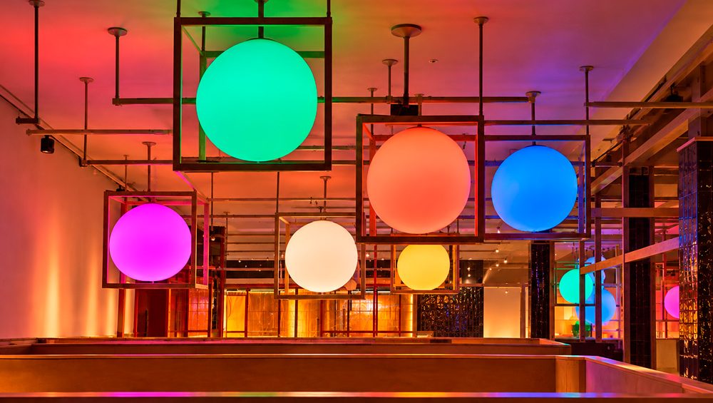 La luz pone color al nuevo espacio de Ametller Origen en Via Laietana de la mano de Fentum